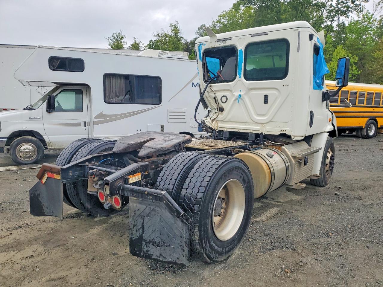 2018 FREIGHTLINER All other VIN 3AKBGADV1JDJU2441 photo 4