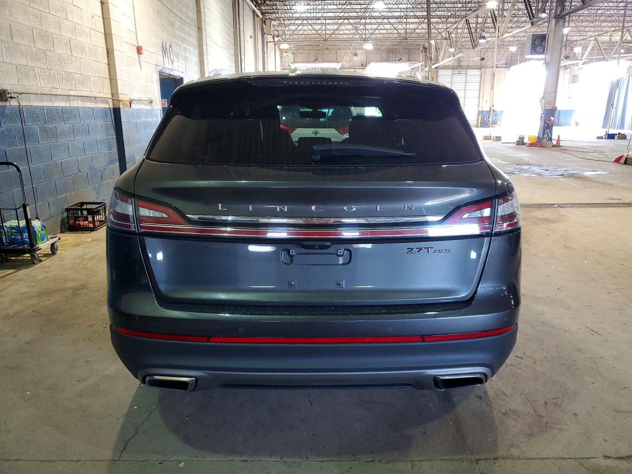2019 Lincoln Nautilus VIN 2LMPJ8LP2KBL18352 photo 6