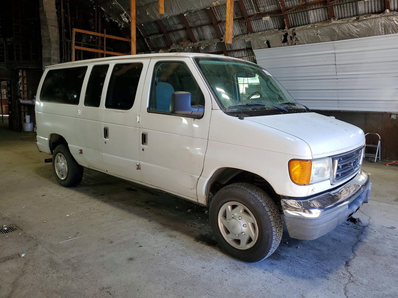 2007 Ford Econoline VIN 1FBNE31L07DB02018 photo 4