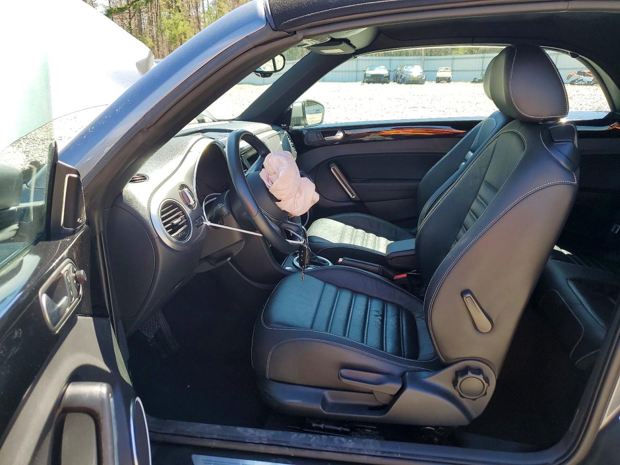 2014 Volkswagen Beetle VIN 3VW517AT3EM815248 photo 7