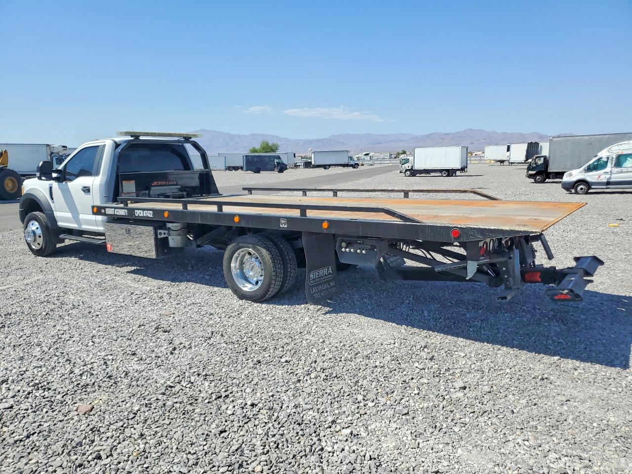 2017 FORD F550 VIN 1FDUF5GYXHDA01729 photo 2