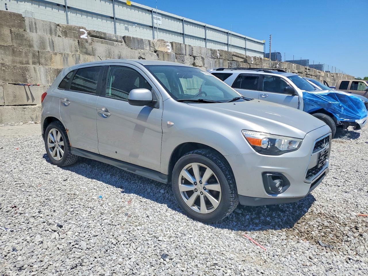 2013 Mitsubishi Outlander VIN 4A4AR3AU8DE002027 photo 4