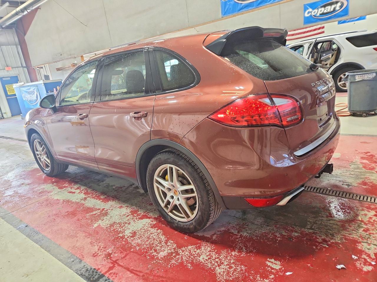 2012 Porsche Cayenne VIN WP1AE2A26CLA92265 photo 2