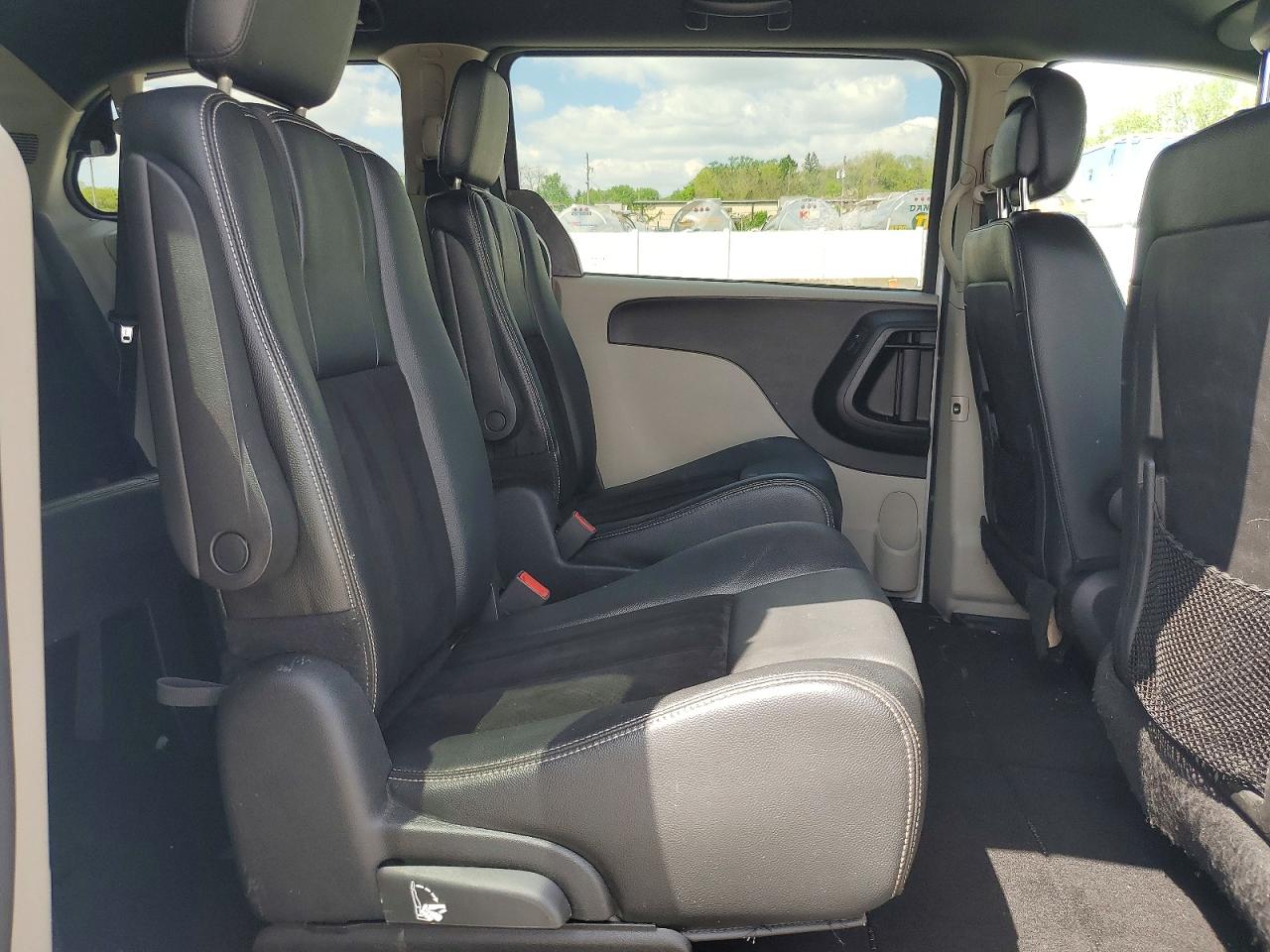 2017 Dodge Caravan VIN 2C4RDGCG9HR673724 photo 11