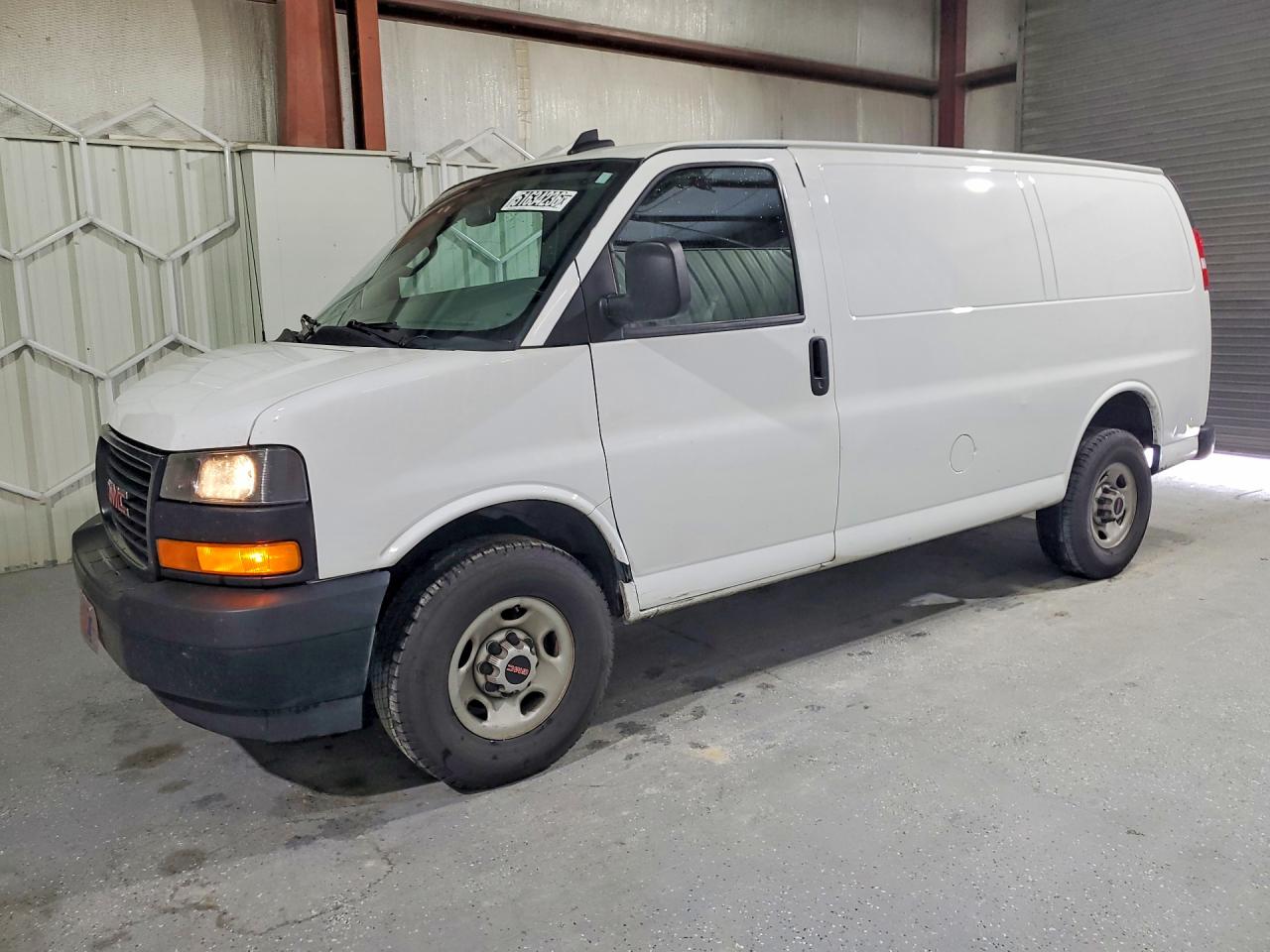 2024 GMC Savana VIN 1GTW7AFP8R1102928 photo 1