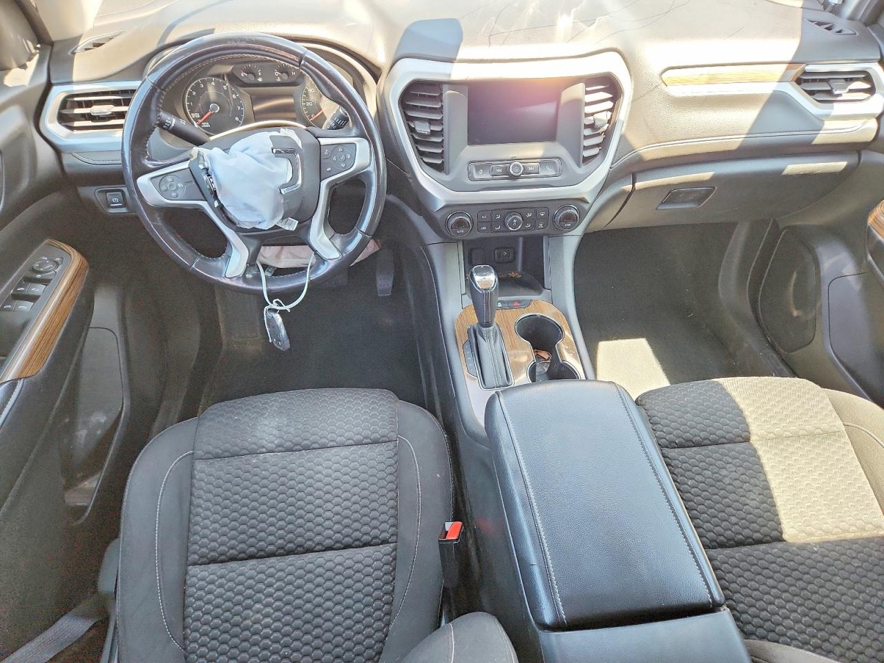 2018 GMC Acadia VIN 1GKKNKLA7JZ225916 photo 8