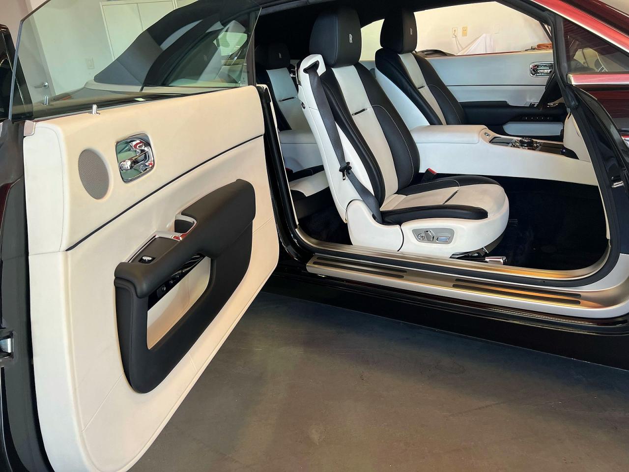 2017 Rolls-Royce All other VIN SCA666D51HU107216 photo 5