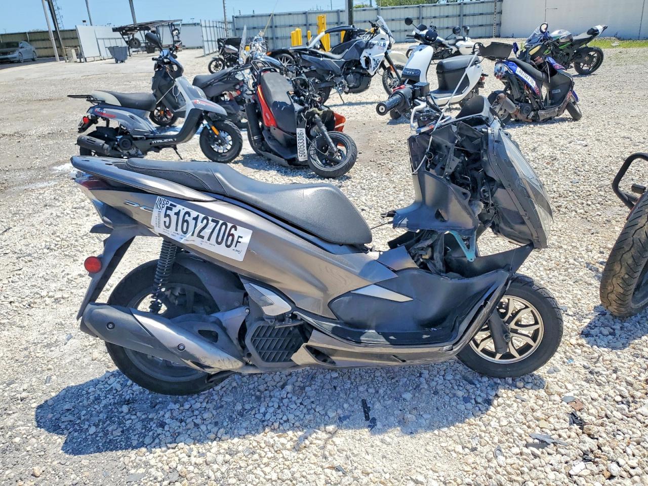 2019 HONDA Pcx VIN RLHKF300XKY001430 photo 1