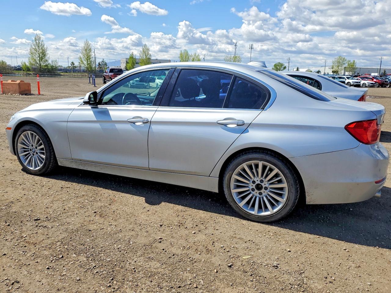 2014 BMW 3 series VIN WBA3D5C54EKX95469 photo 2