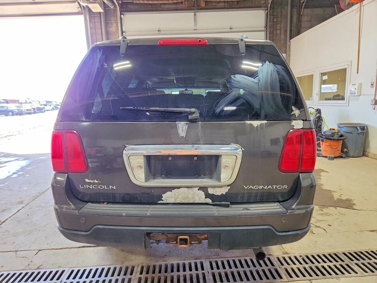 2005 LINCOLN Navigator VIN 5LMFU28545LJ10851 photo 6