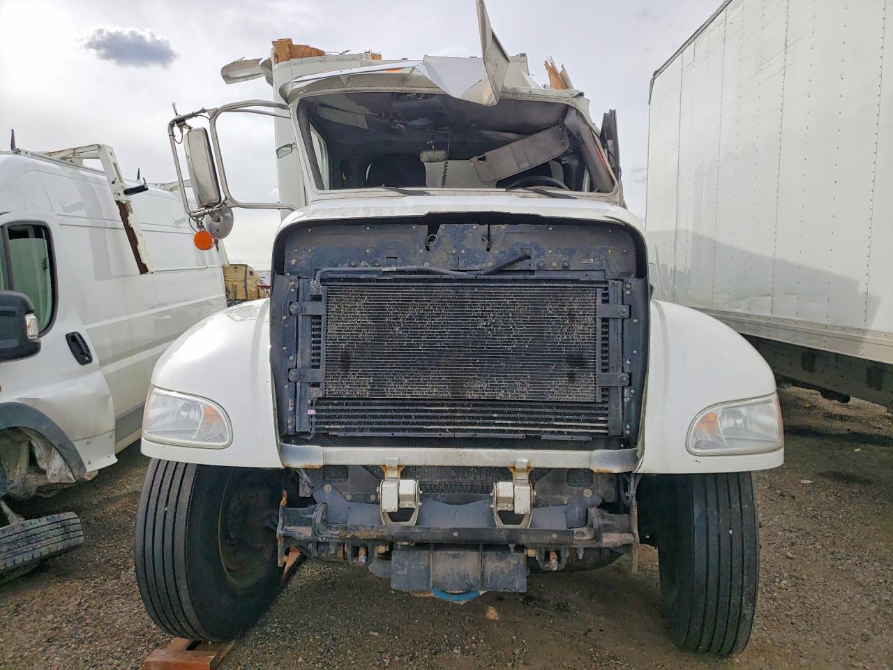 2022 PETERBILT All models VIN 2NP2HM6X4NM767642 photo 5
