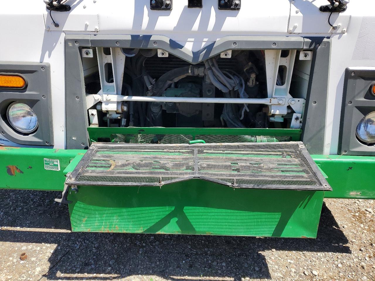 2011 MACK All models VIN 1M2AU02C2BM005501 photo 7