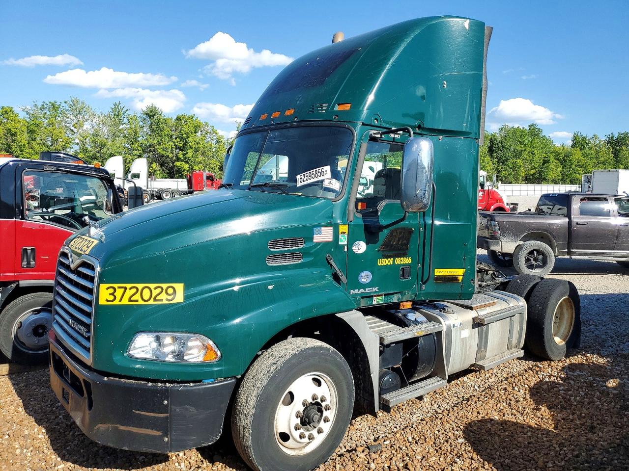 2018 MACK All other VIN 1M1AW01X5JM010659 photo 2