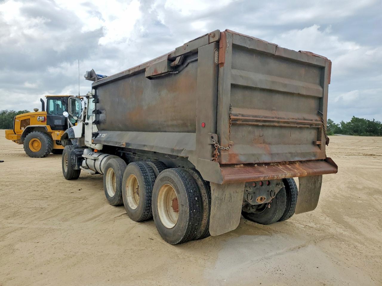 2007 MACK All other VIN 1M2AT04C27M002945 photo 3
