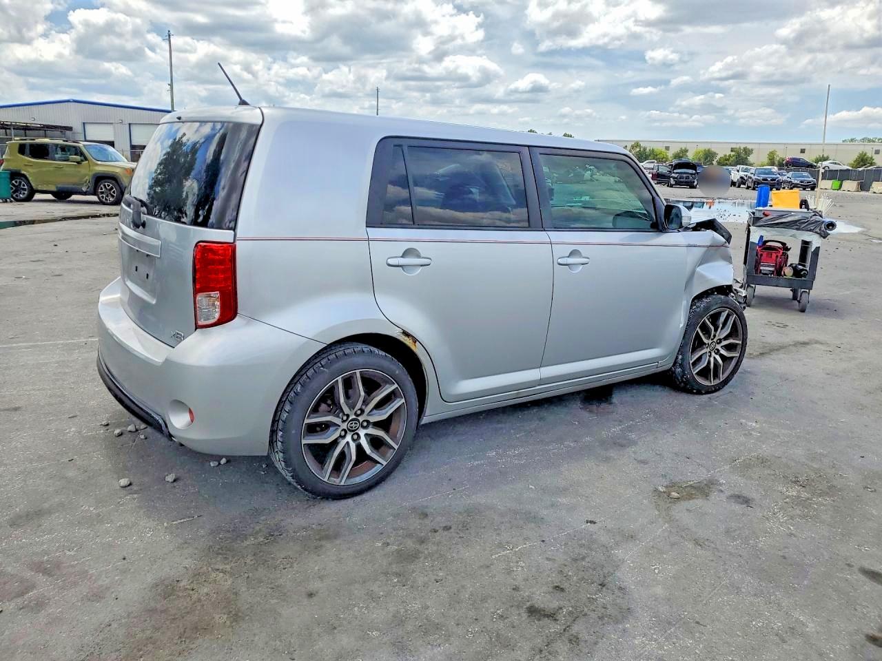 2015 Scion Xb VIN JTLZE4FEXFJ077422 photo 3