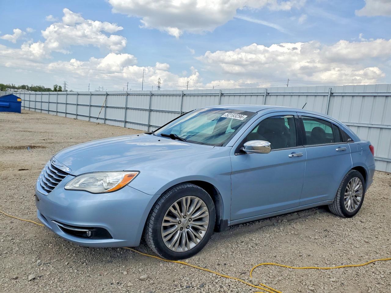 2013 Chrysler 200 VIN 1C3CCBCG5DN598110 photo 1