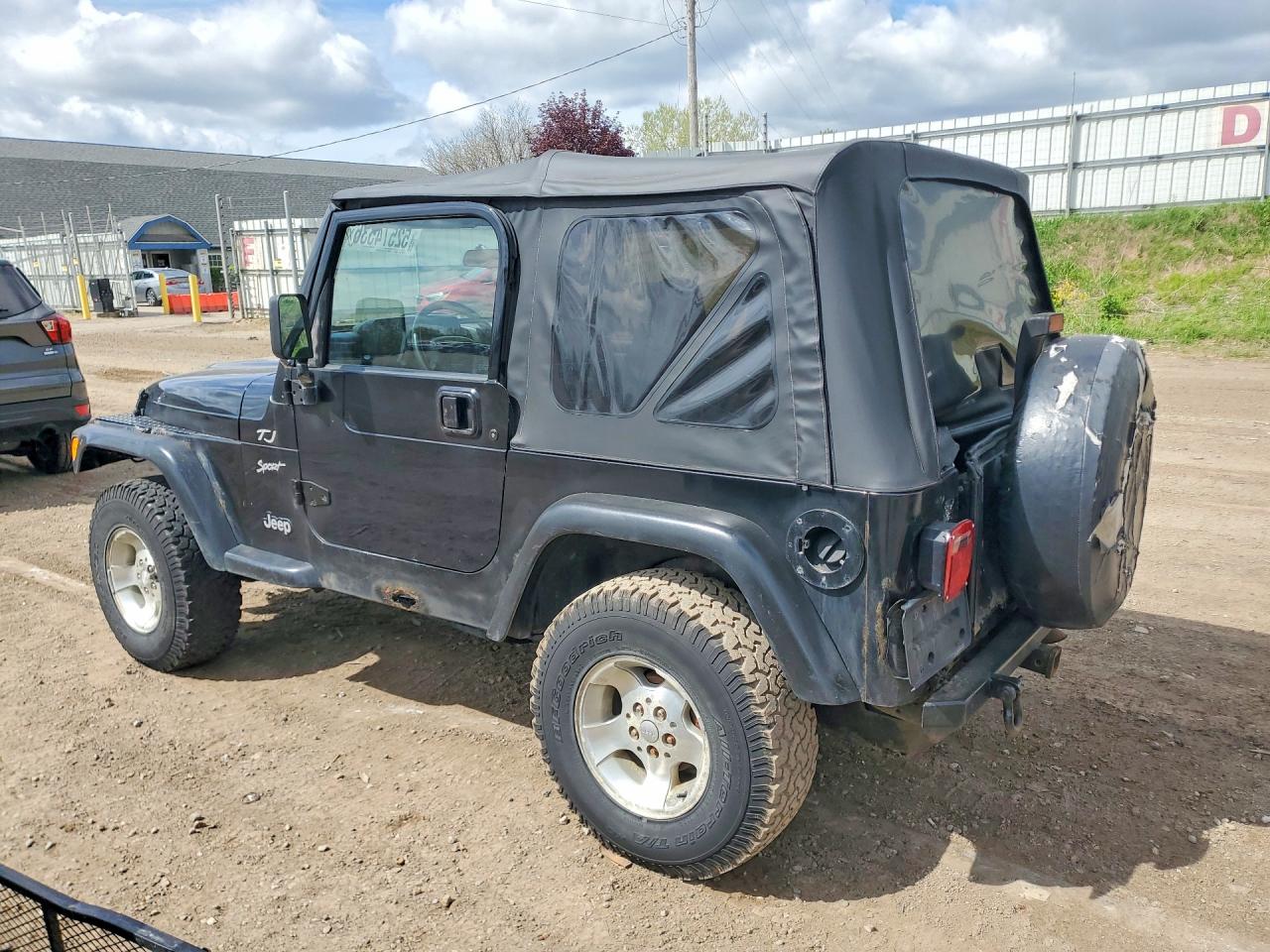 2002 Jeep Wrangler / VIN 1J4FA49S22P768280 photo 2