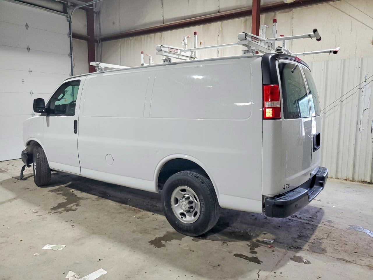 2018 Chevrolet Express VIN 1GCWGAFG1J1179449 photo 2
