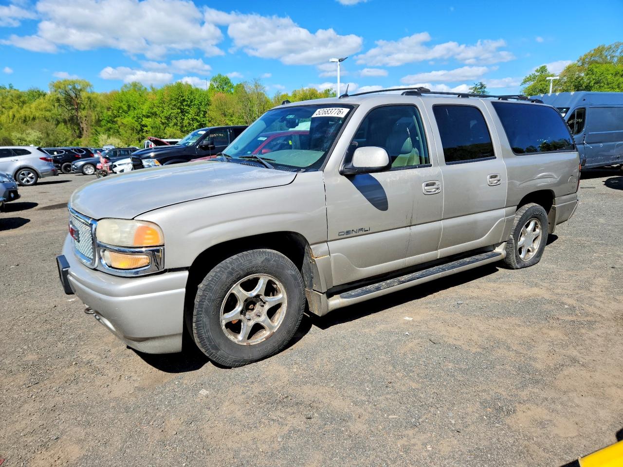 2005 GMC Yukon VIN 1GKFK66U55J266752 photo 1
