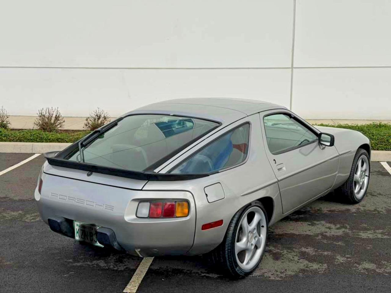 1982 Porsche 928 VIN WP0JA092XCS820309 photo 4