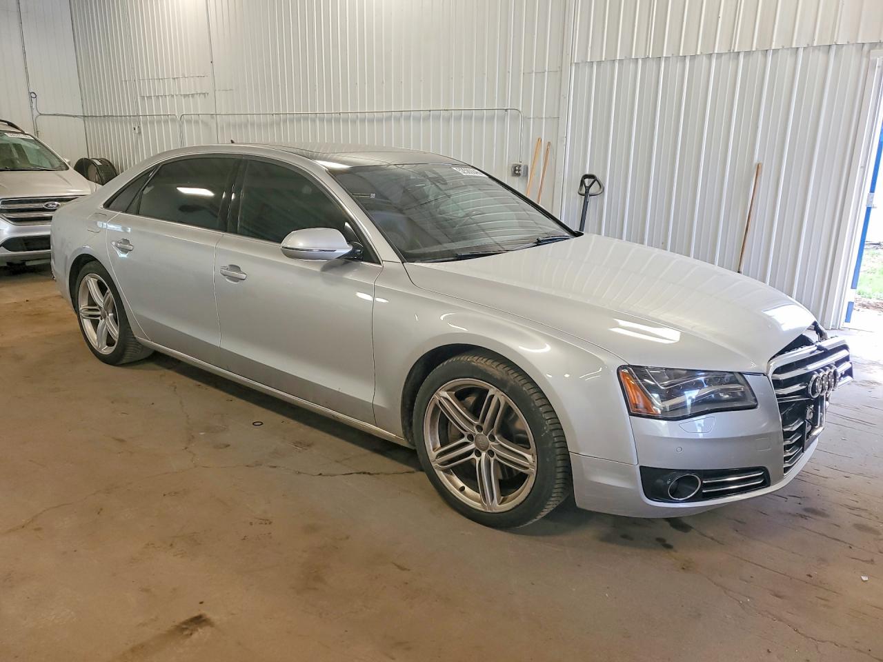 2013 Audi A8 VIN WAURGAFD4DN000897 photo 4