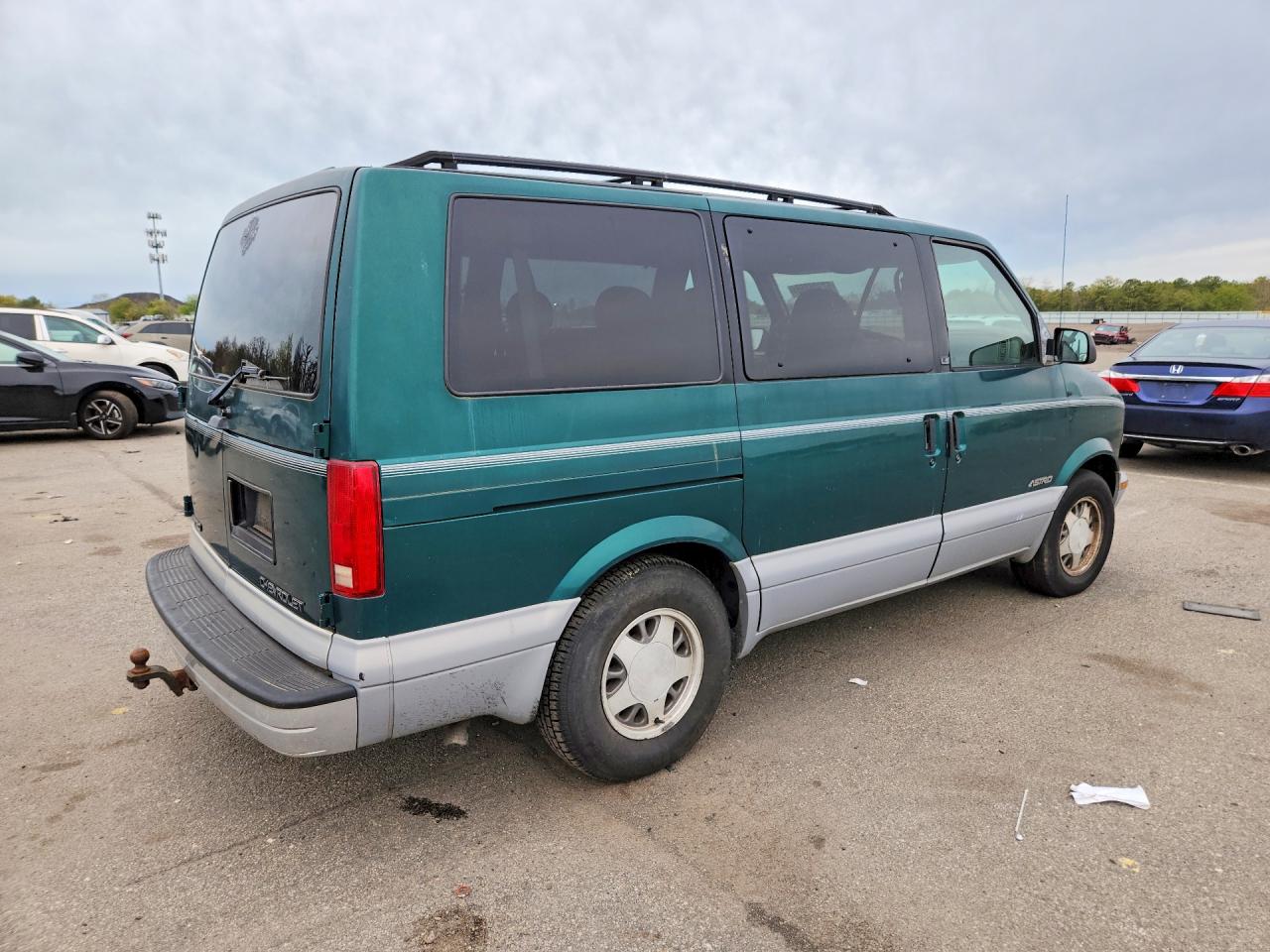 1998 CHEV Astro VIN 1GNDM19W6WB186327 photo 3
