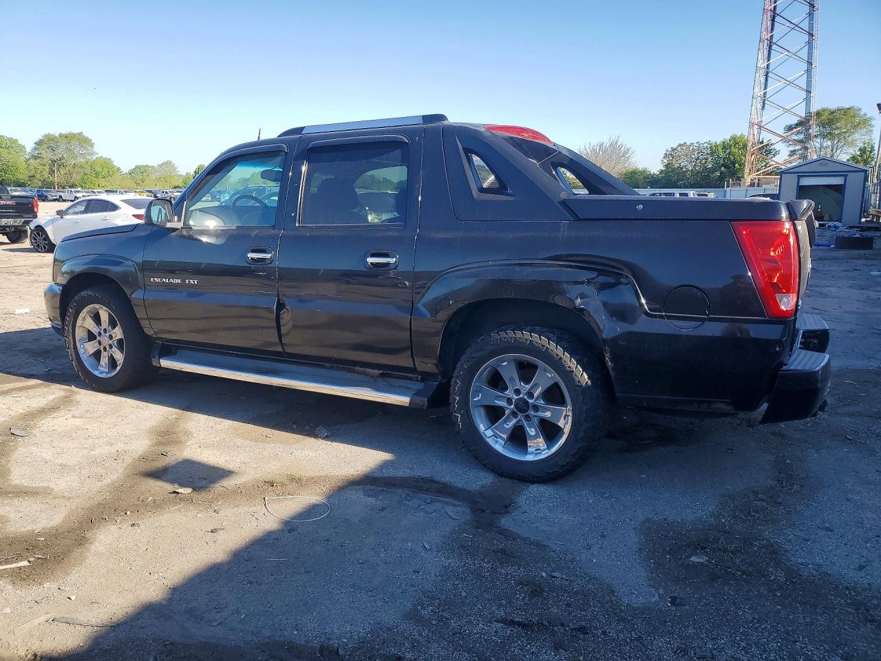 2005 Cadillac Escalade VIN 3GYEK62N25G160406 photo 2