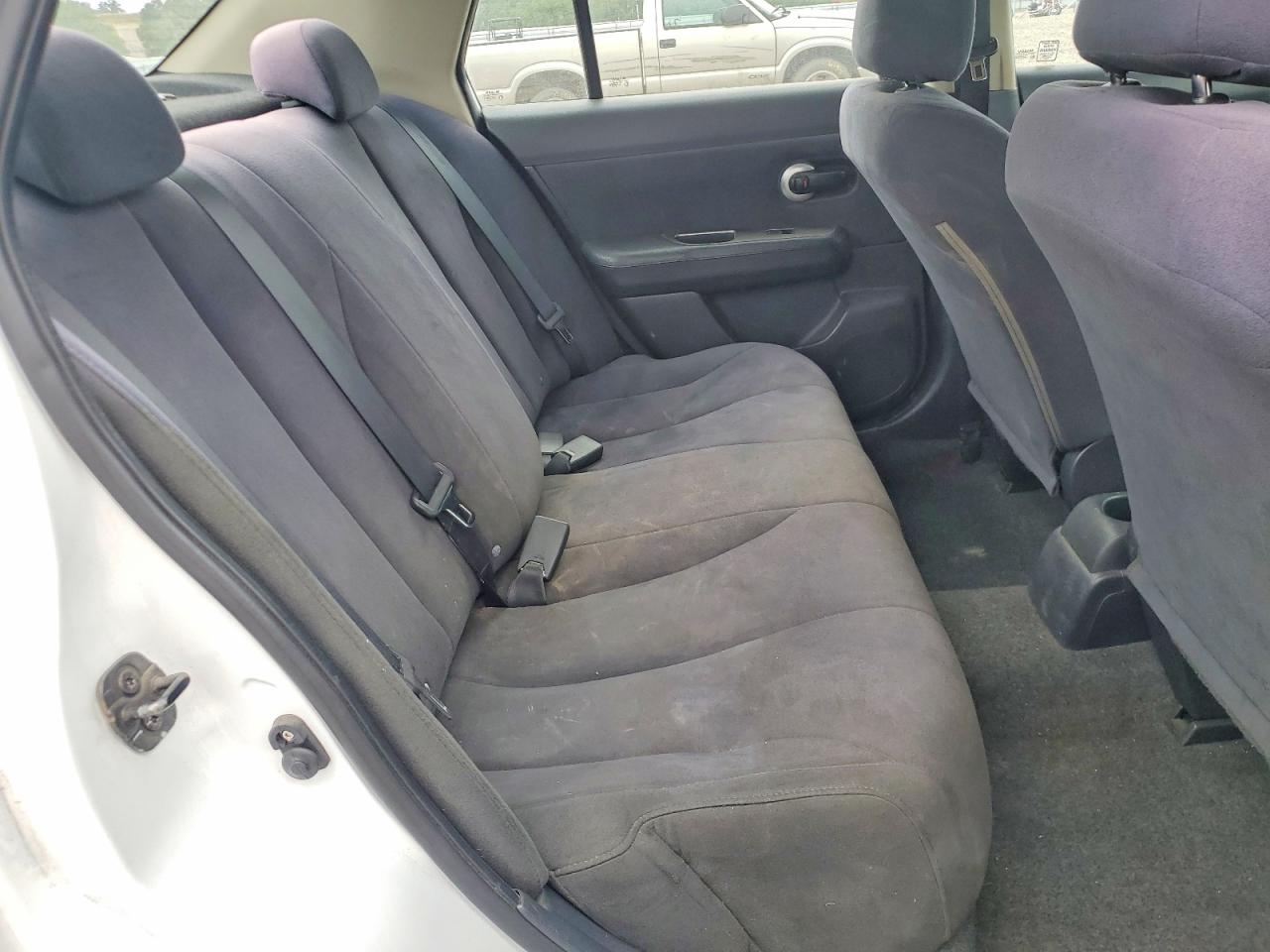 2008 Nissan Versa VIN 3N1BC11E08L389840 photo 10