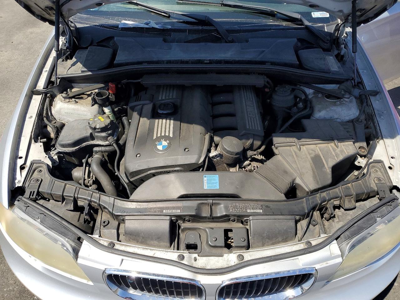 2011 BMW 1 series VIN WBAUN1C52BVH83053 photo 11