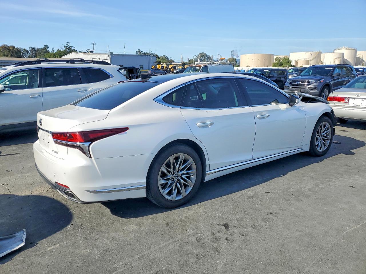 2018 Lexus Ls500 VIN JTHB51FF8J5001704 photo 3