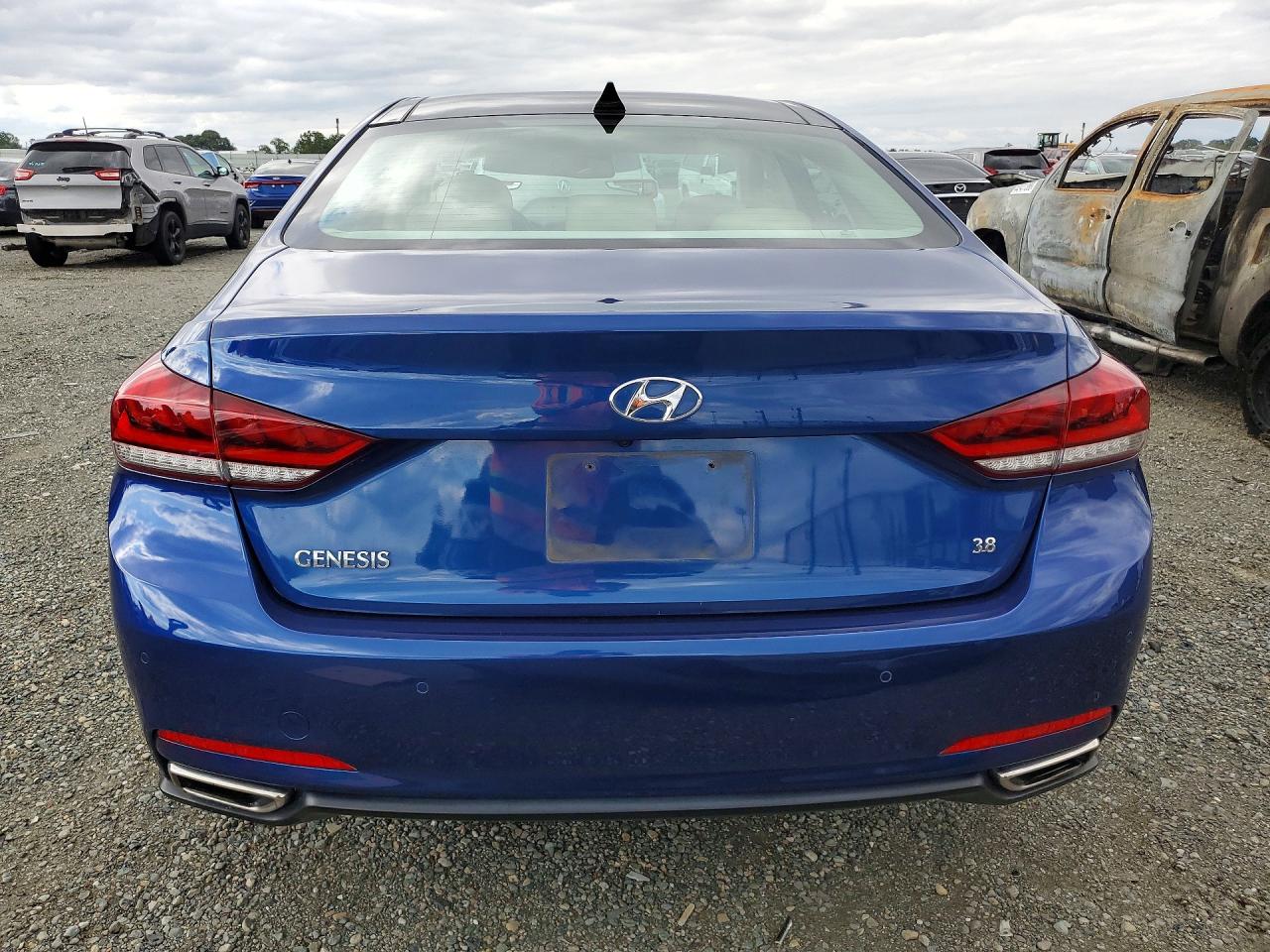 2016 Hyundai Genesis VIN KMHGN4JEXGU138984 photo 6