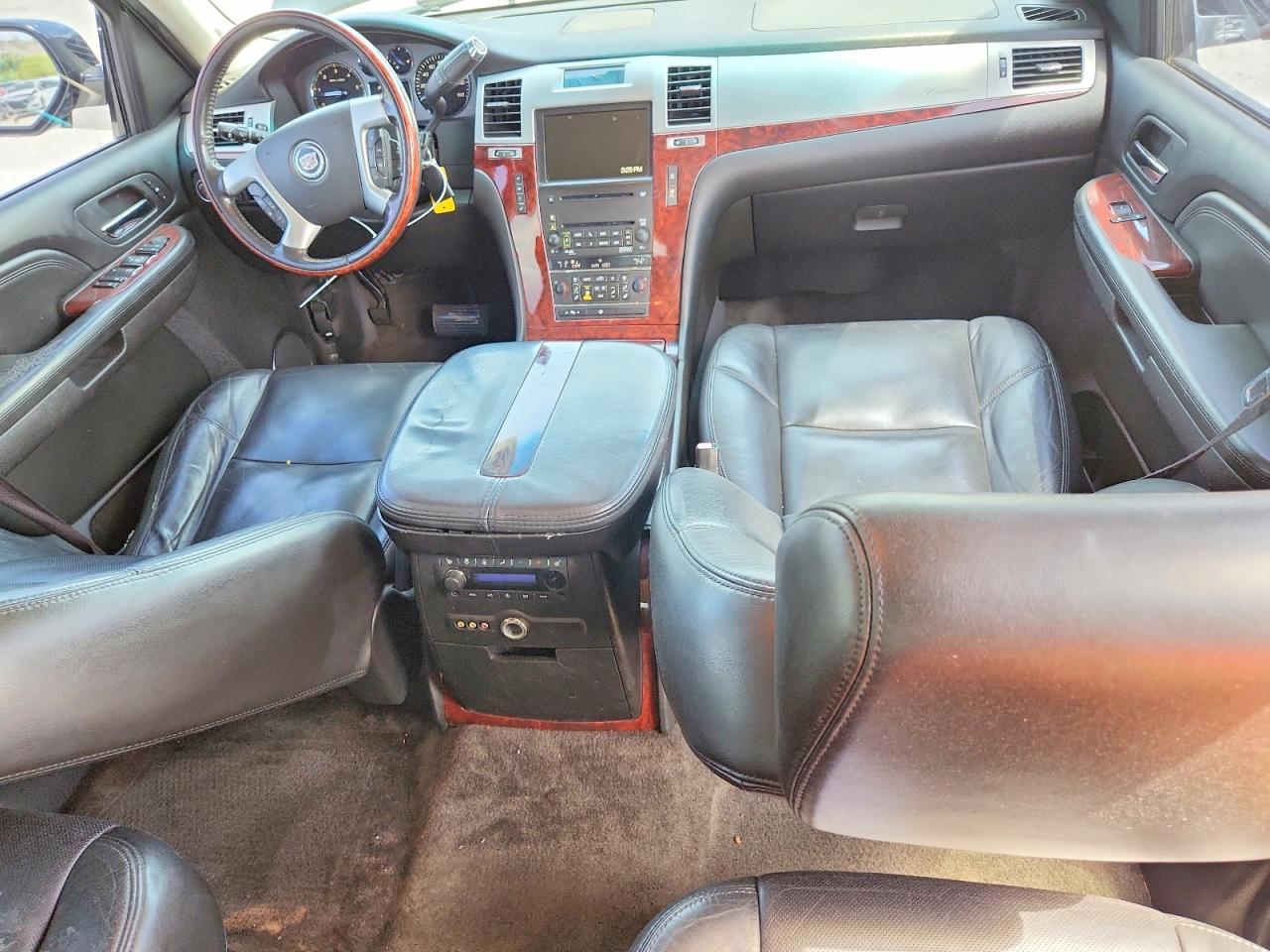 2008 Cadillac Escalade VIN 1GYFK63828R274181 photo 8