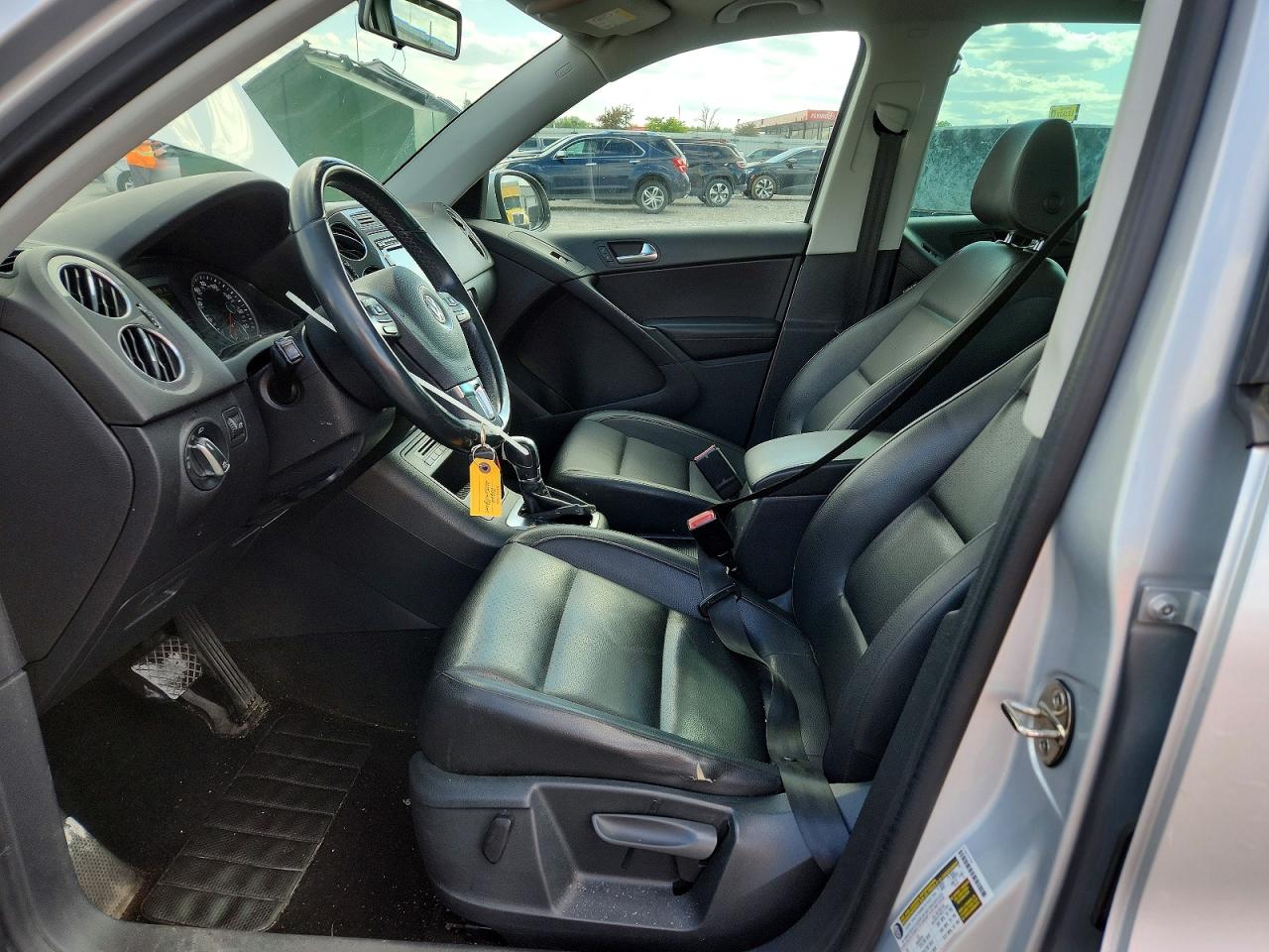 2015 Volkswagen Tiguan VIN WVGAV7AX1FW516704 photo 7