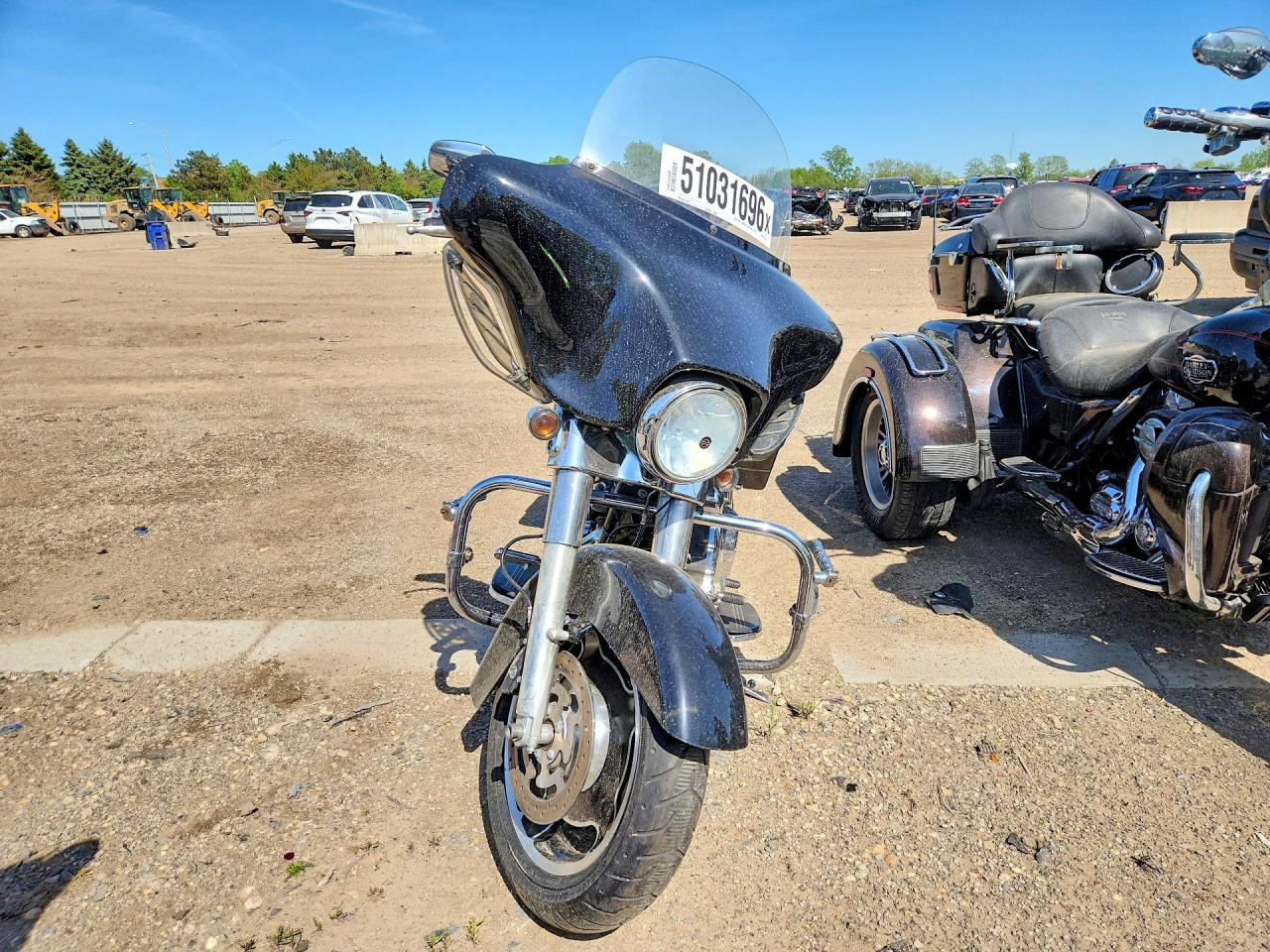 2011 HARLEY Fl VIN 1HD1KBM10BB675561 photo 2