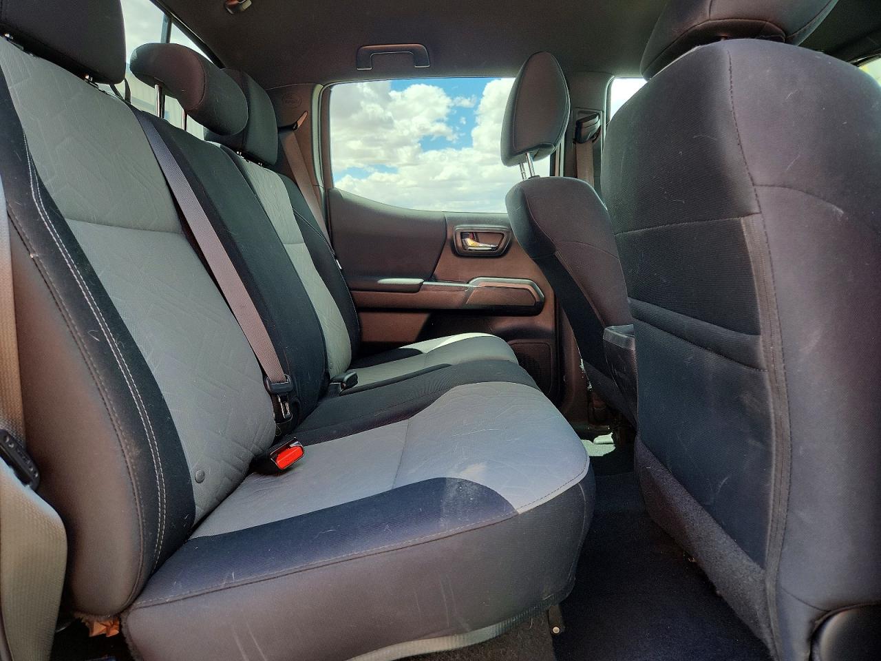 2022 Toyota Tacoma VIN 3TMAZ5CN7NM160251 photo 10