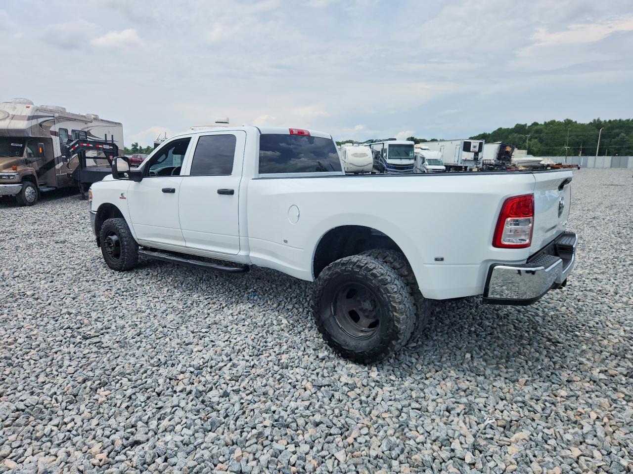 2023 Ram 2500 VIN 3C6UR5CL0PG543078 photo 2