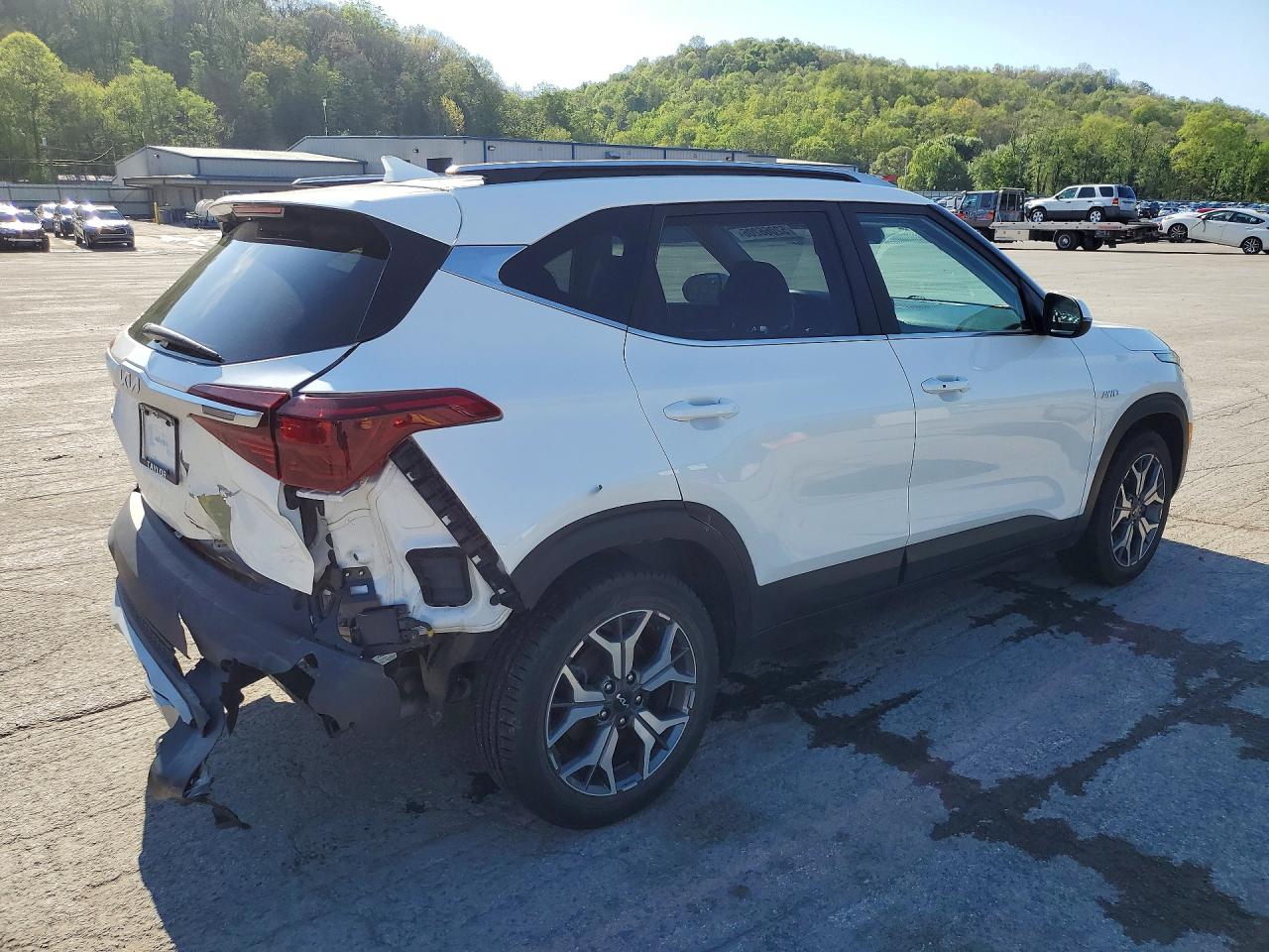 2022 KIA Seltos VIN KNDERCAA3N7344960 photo 3