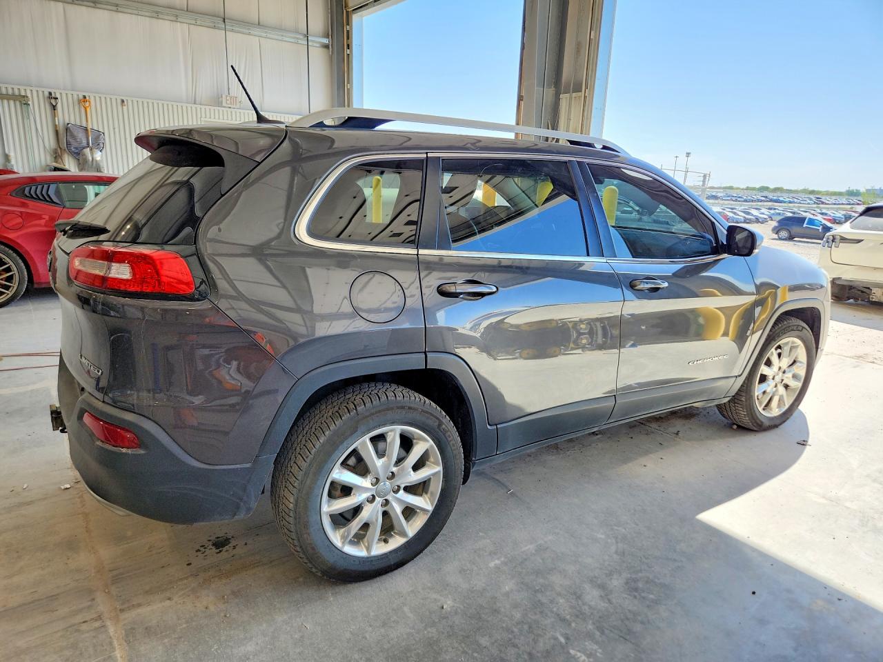 2015 Jeep Cherokee VIN 1C4PJMDS6FW681527 photo 3