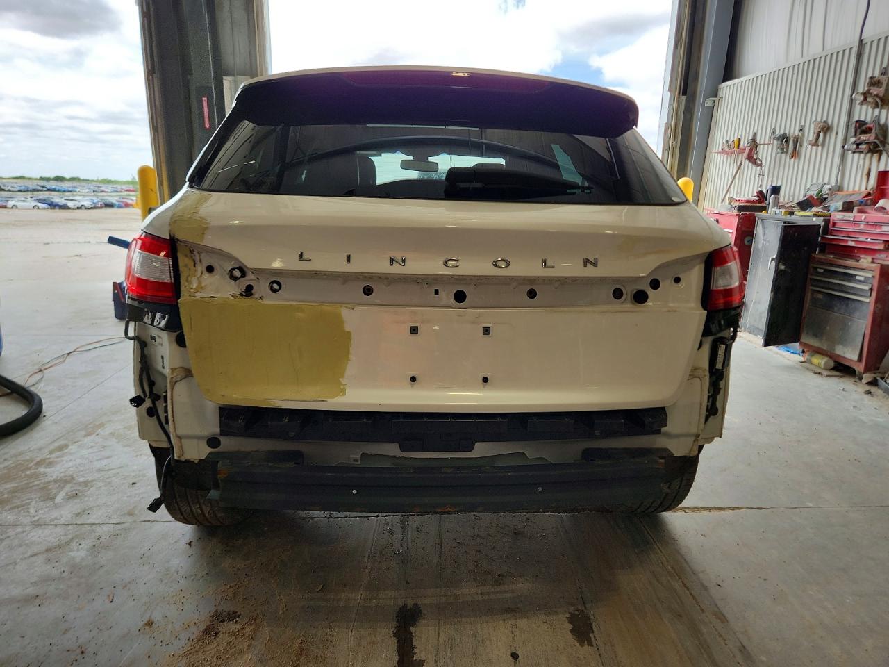 2016 Lincoln Mkx VIN 2LMTJ6LR8GBL53988 photo 6