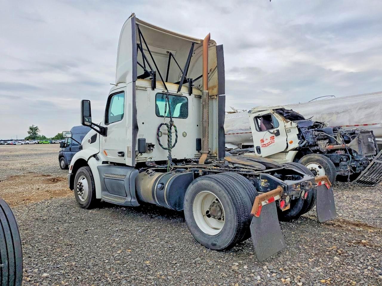 2016 PETERBILT All other VIN 1XPBA48X1GD361690 photo 3