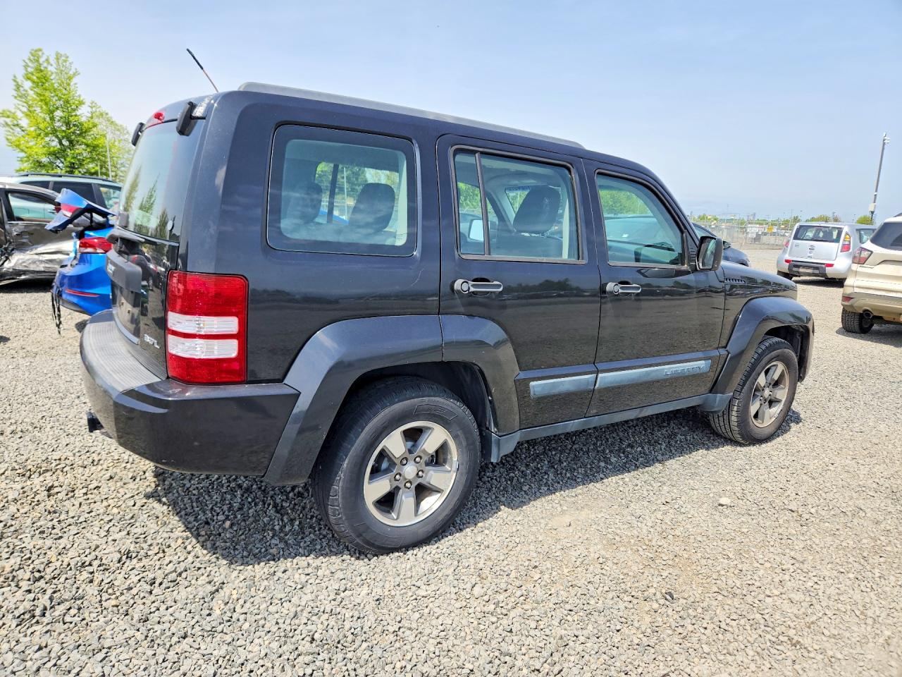 2008 Jeep Liberty VIN 1J8GN28K38W249329 photo 3