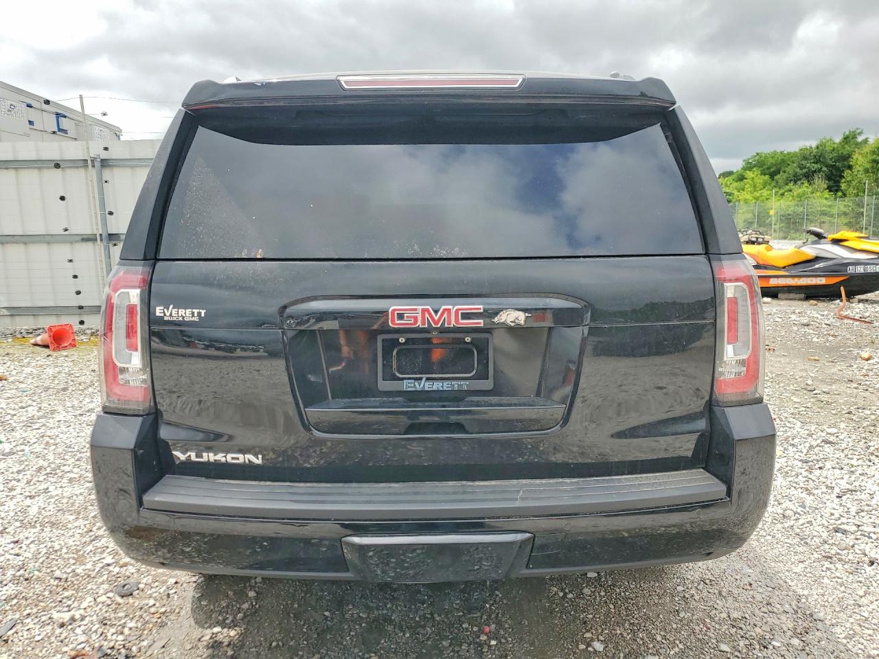 2016 GMC Yukon VIN 1GKS2BKC5GR417002 photo 6