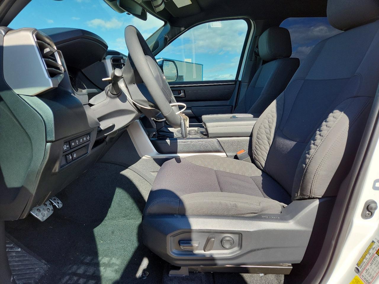 2026 Toyota Tundra VIN 5TFLA5DB5TX341621 photo 7