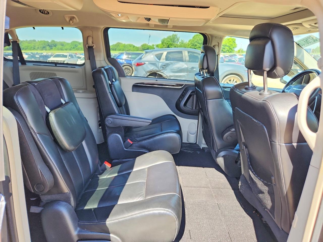 2015 Chrysler Minivan VIN 2C4RC1GG2FR506225 photo 11