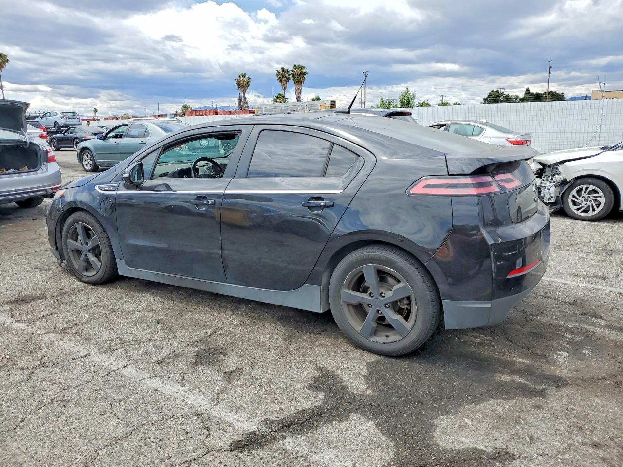 2013 Chev Volt VIN 1G1RF6E43DU136442 photo 2