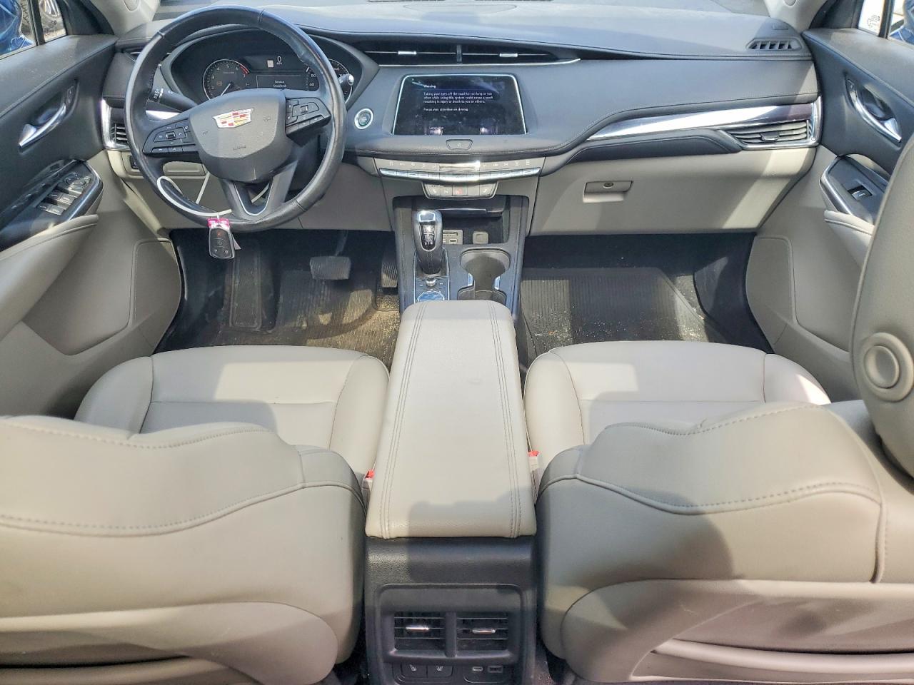 2019 Cadillac Xt4 VIN 1GYAZAR46KF118053 photo 8