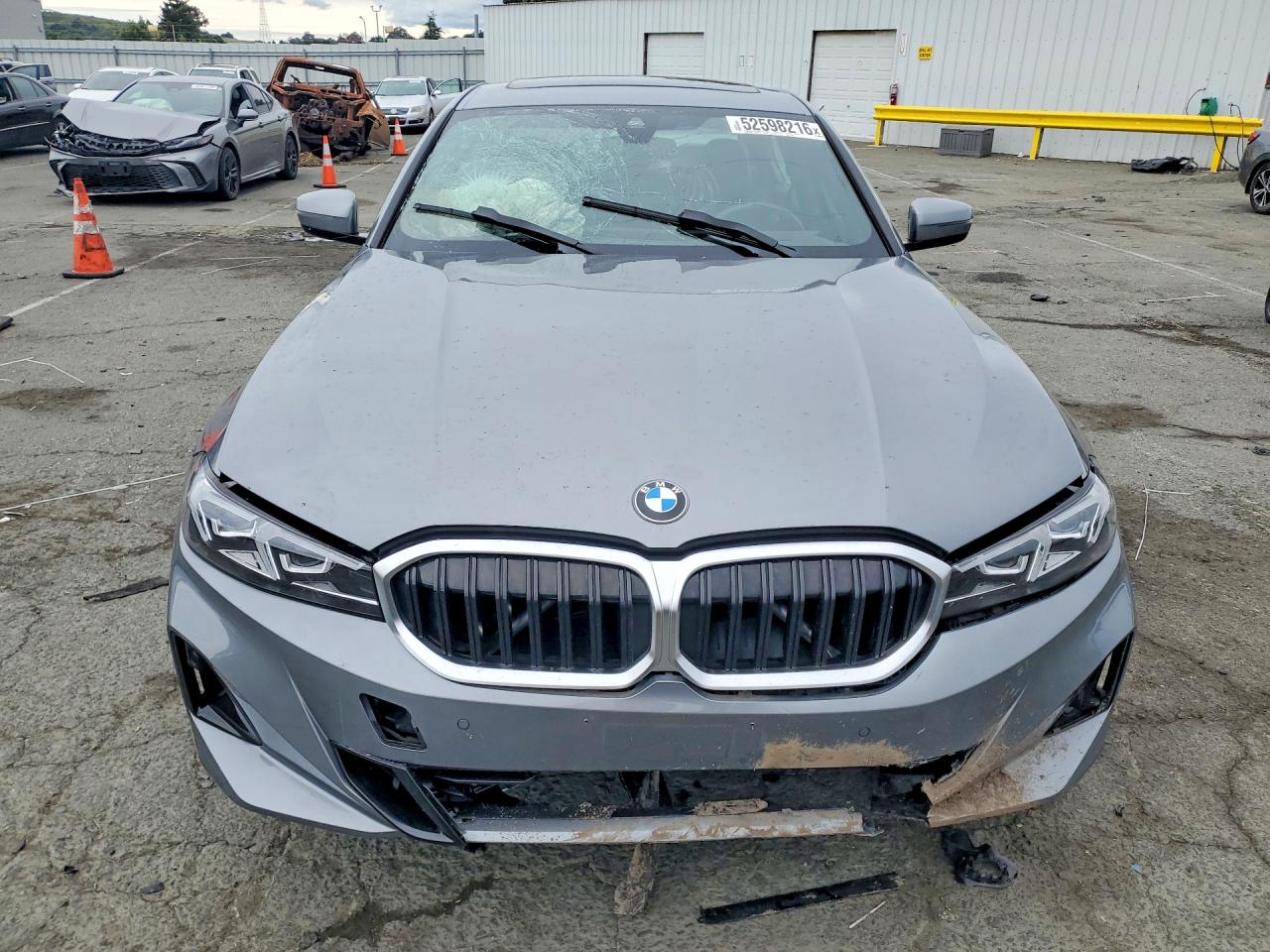 2024 BMW 3 series VIN 3MW69FF09R8E12525 photo 5