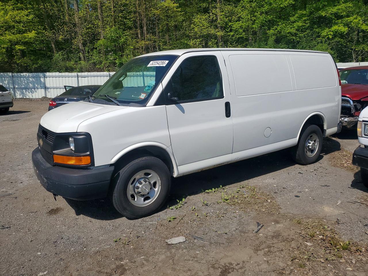 2016 Chev Express VIN 1GCWGAFF5G1215627 photo 1