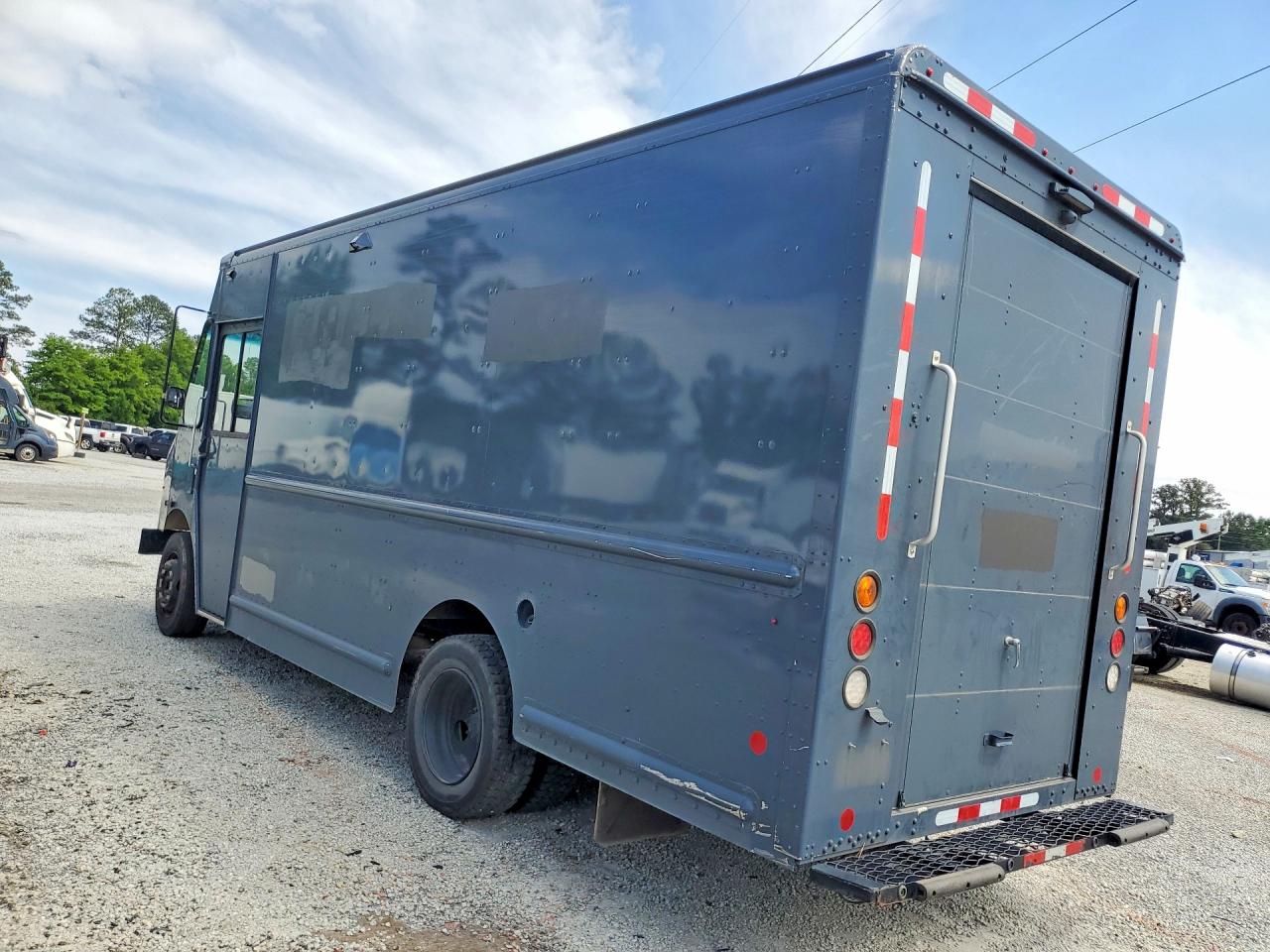 2021 FREIGHTLINER All other VIN 4UZAC2EA6MCMM9224 photo 2