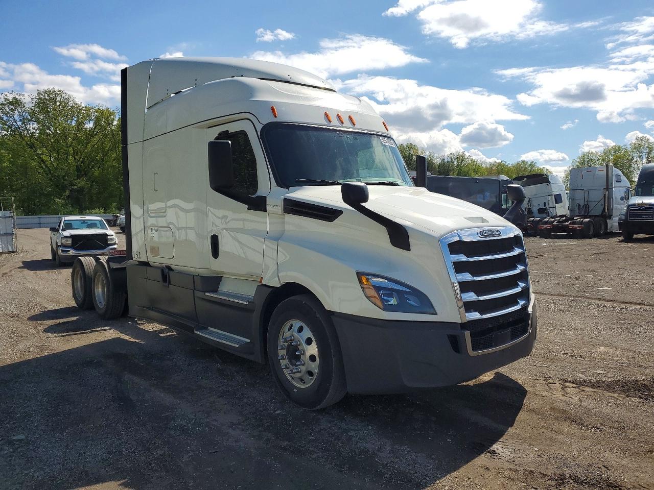 2019 FREIGHTLINER All other VIN 3AKJHHDR5KSKF9887 photo 1